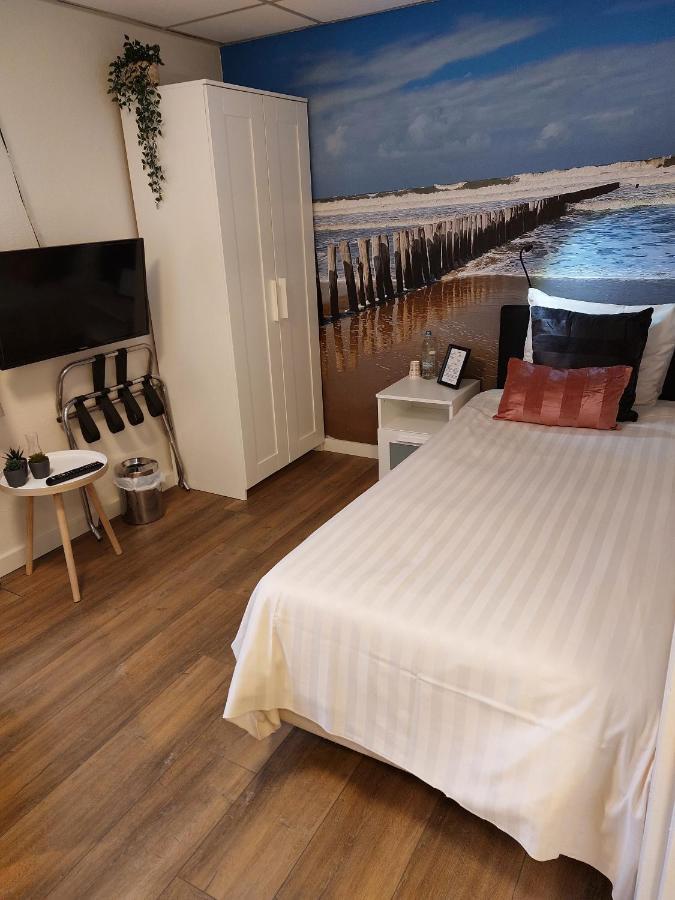 Hotel De Zwaan Schoondijke Экстерьер фото