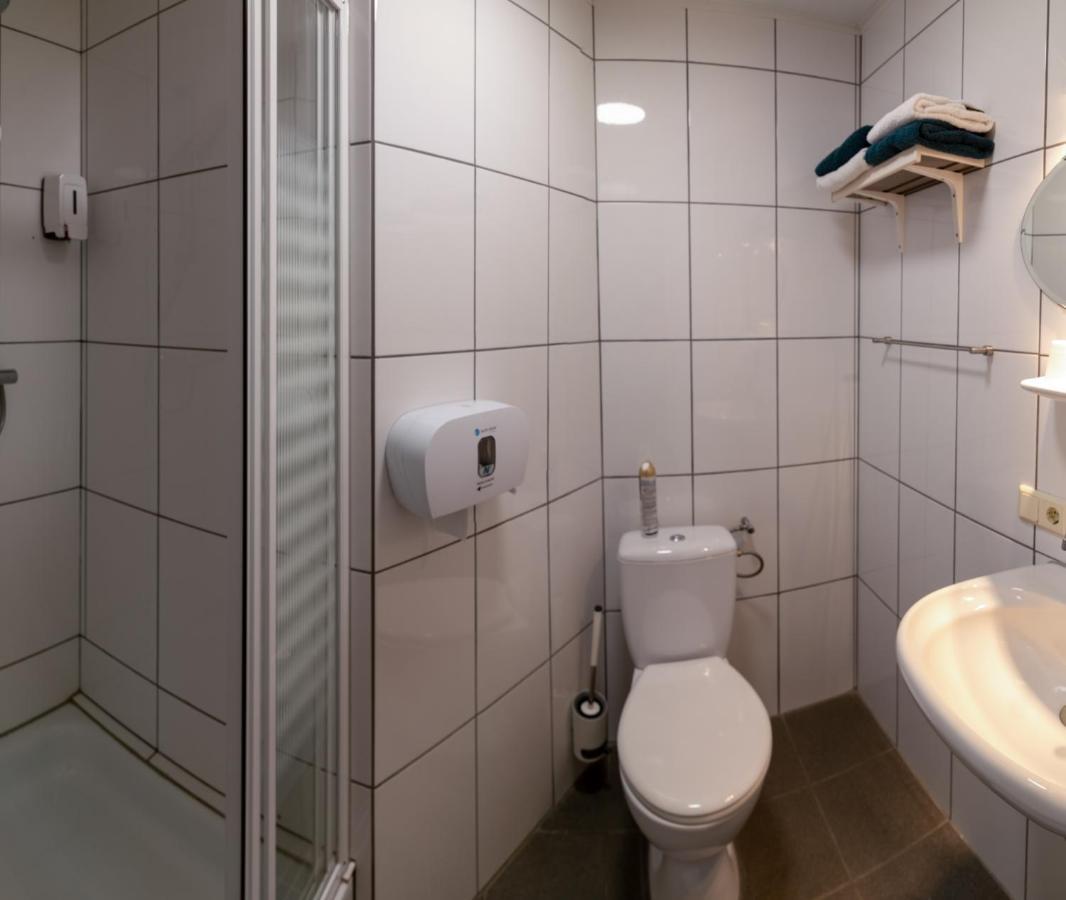 Hotel De Zwaan Schoondijke Экстерьер фото