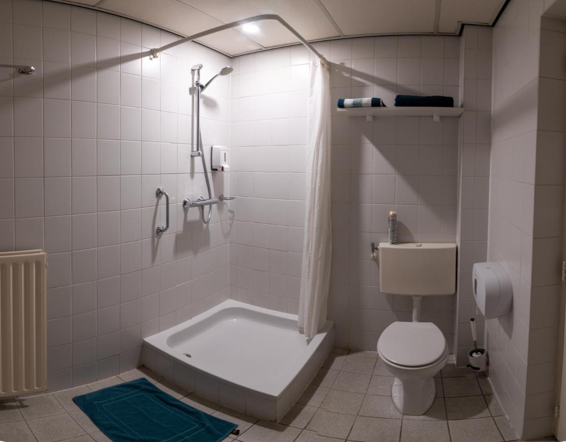 Hotel De Zwaan Schoondijke Экстерьер фото